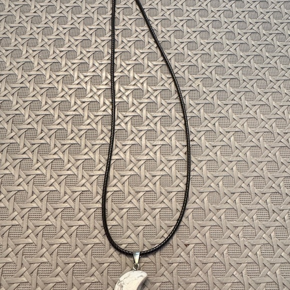 Jewelry - Howlite Pendant Necklace